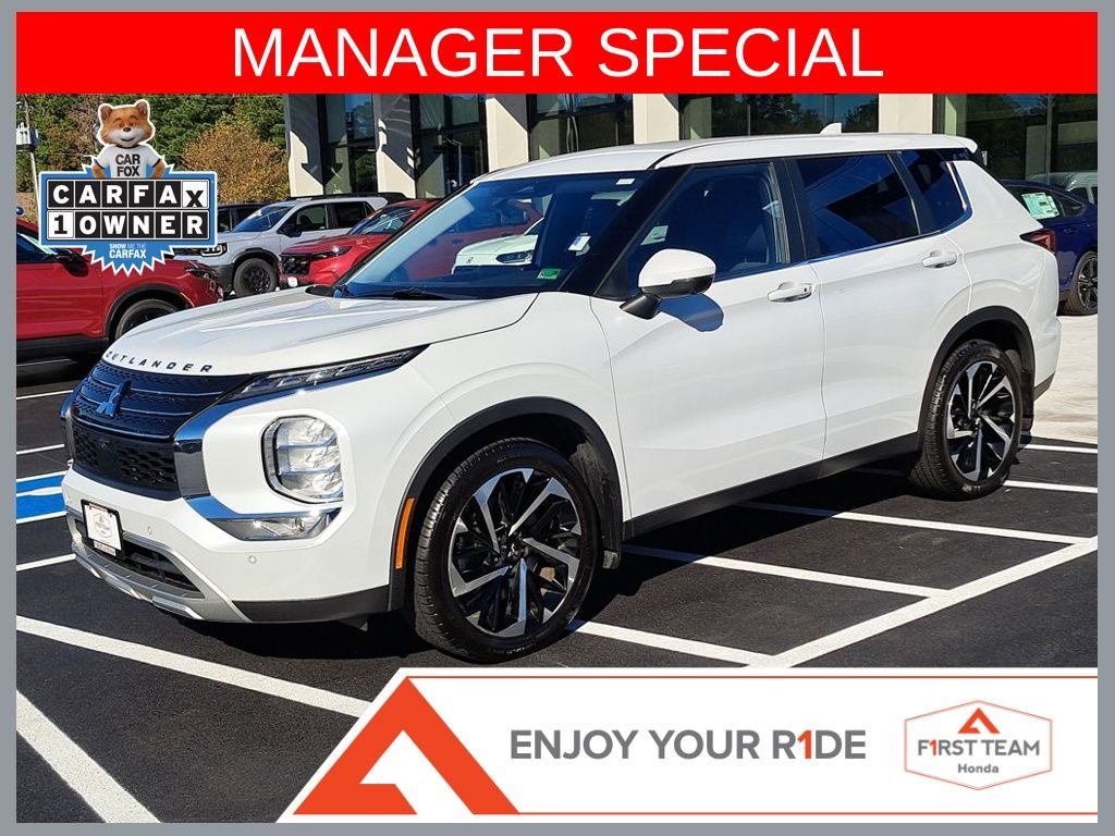 2023 Mitsubishi Outlander SE's photo