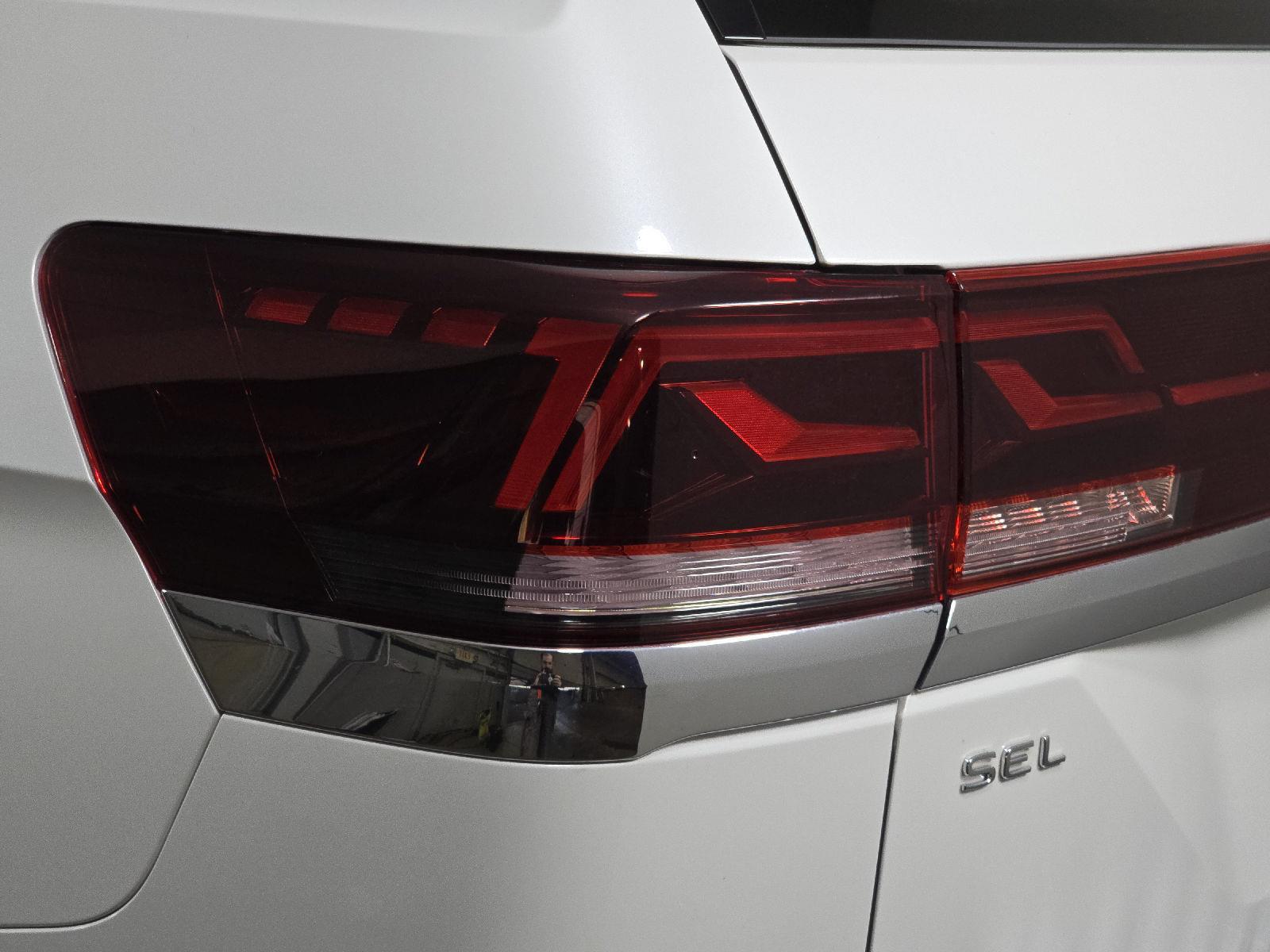 2024 Volkswagen Atlas SEL Premium R-Line photo 12