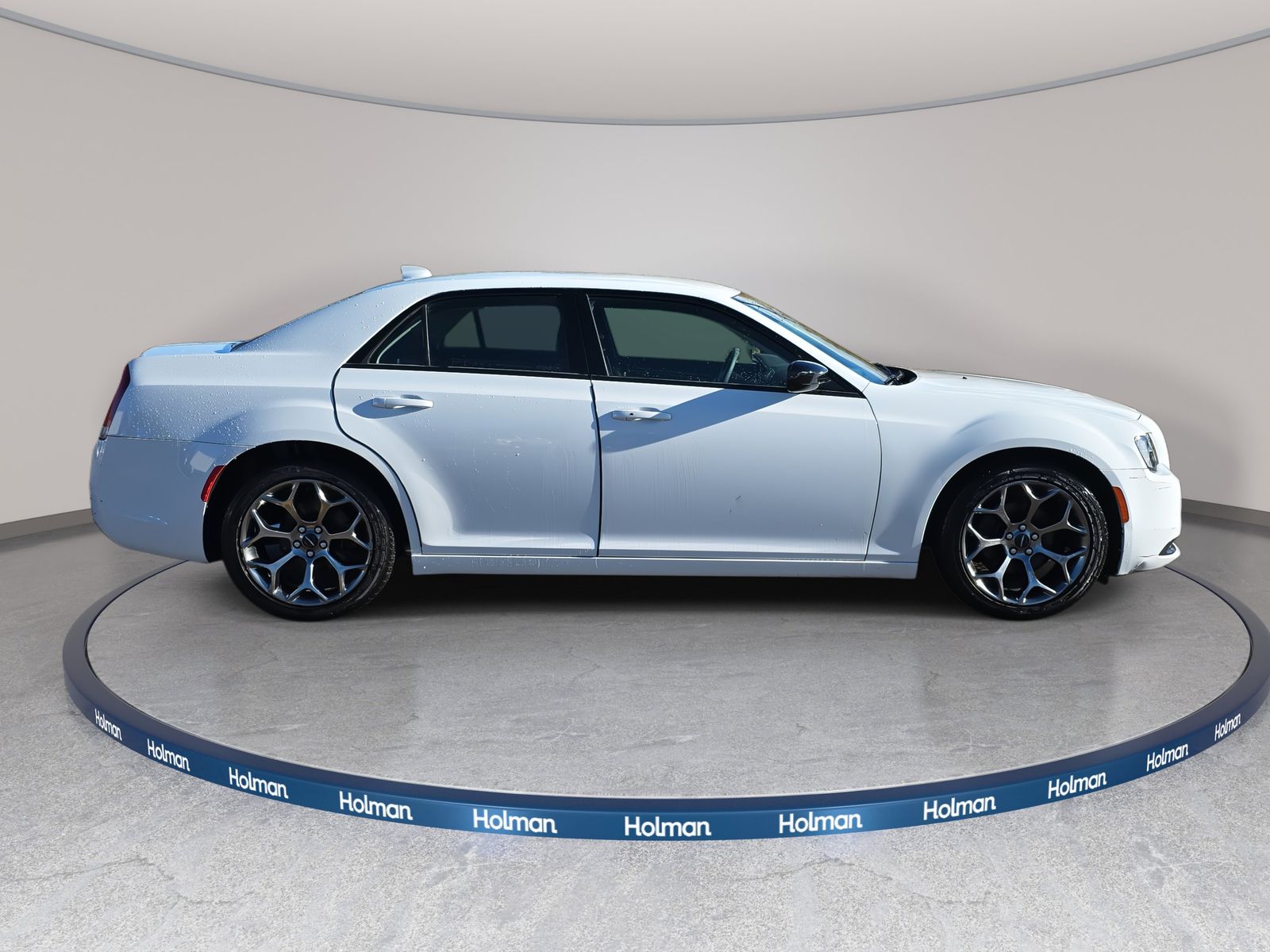 2018 Chrysler 300 Touring photo 3