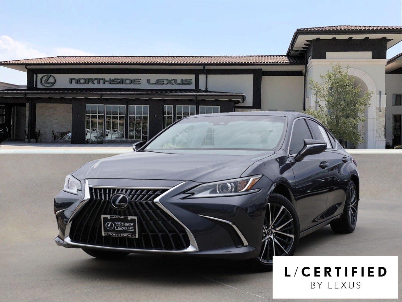 2025 Lexus ES Hybrid 300h's photo