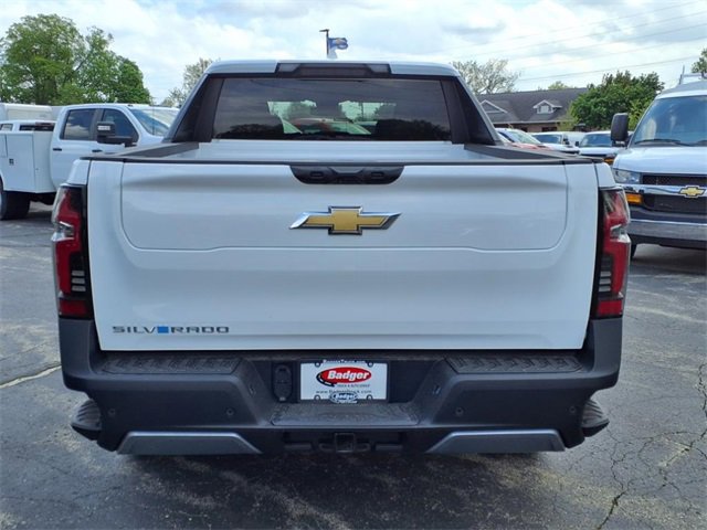 2025 Chevrolet Silverado EV LT photo 4