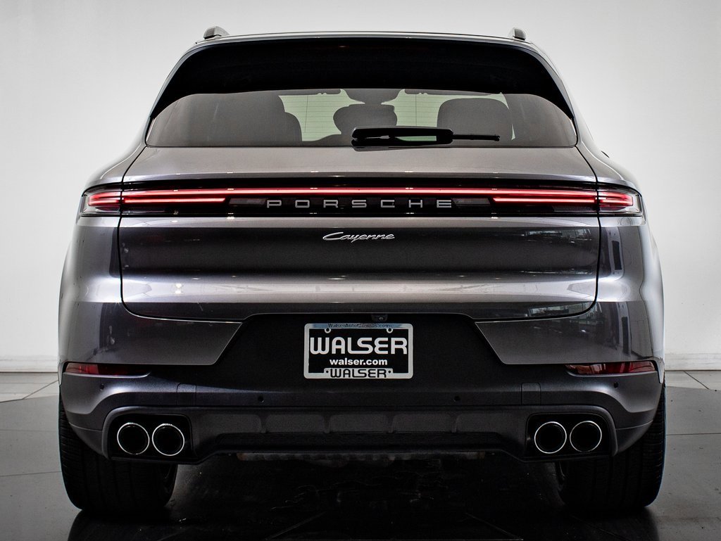 2024 Porsche Cayenne photo 7