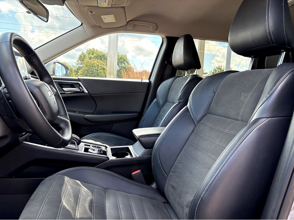 2024 Mitsubishi Outlander SE photo 12
