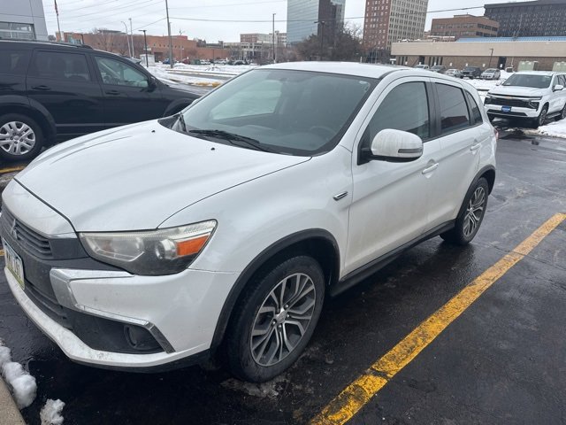 2016 Mitsubishi Outlander Sport ES's photo