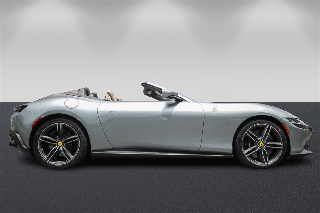 2024 Ferrari Roma Spider Base photo 2