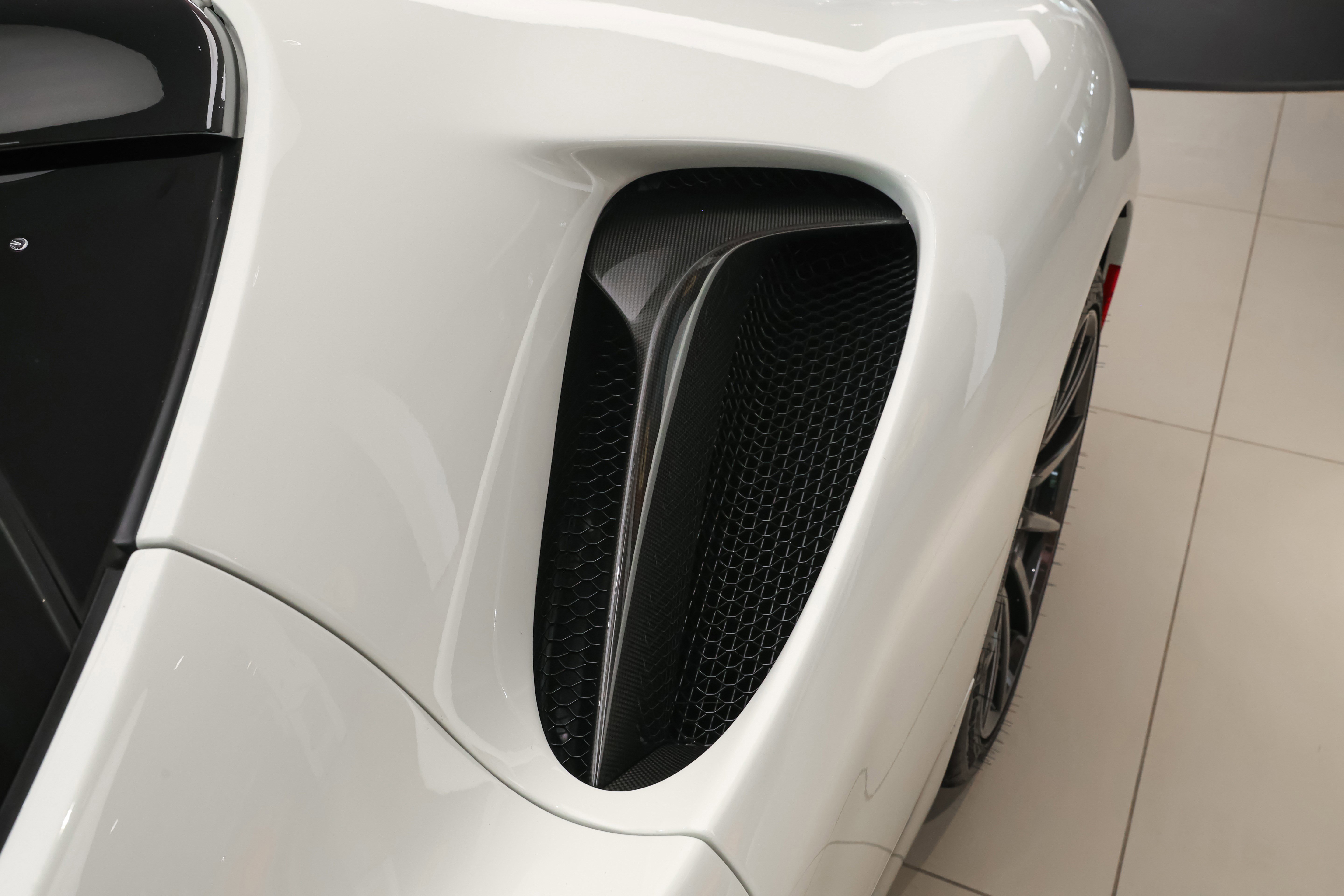 2023 Ferrari SF90 Stradale photo 17