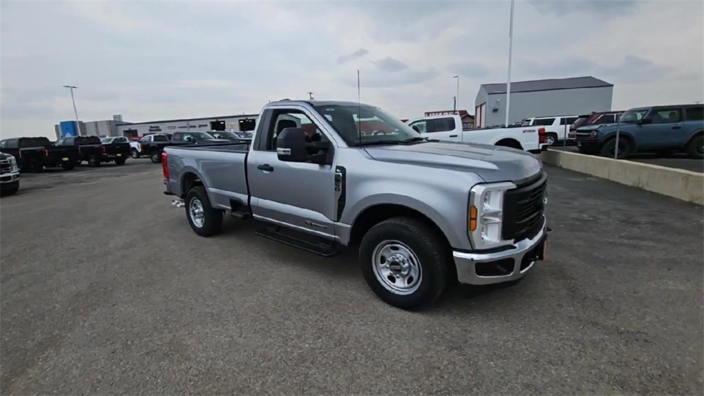2024 Ford F-350 photo 2
