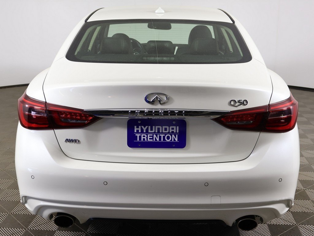 2022 Infiniti Q50 LUXE photo 9