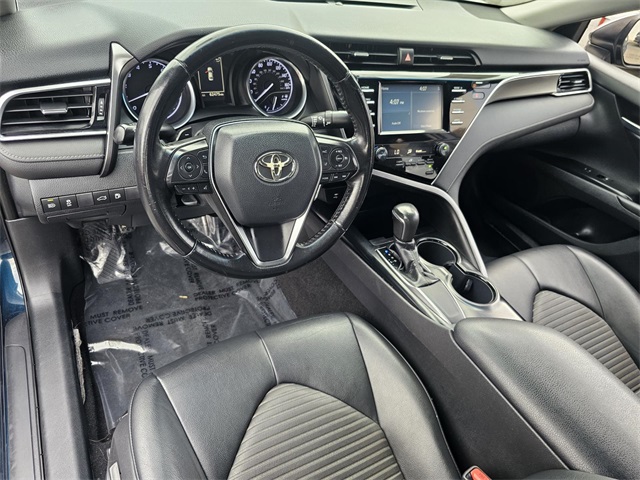 2018 Toyota Camry SE photo 22