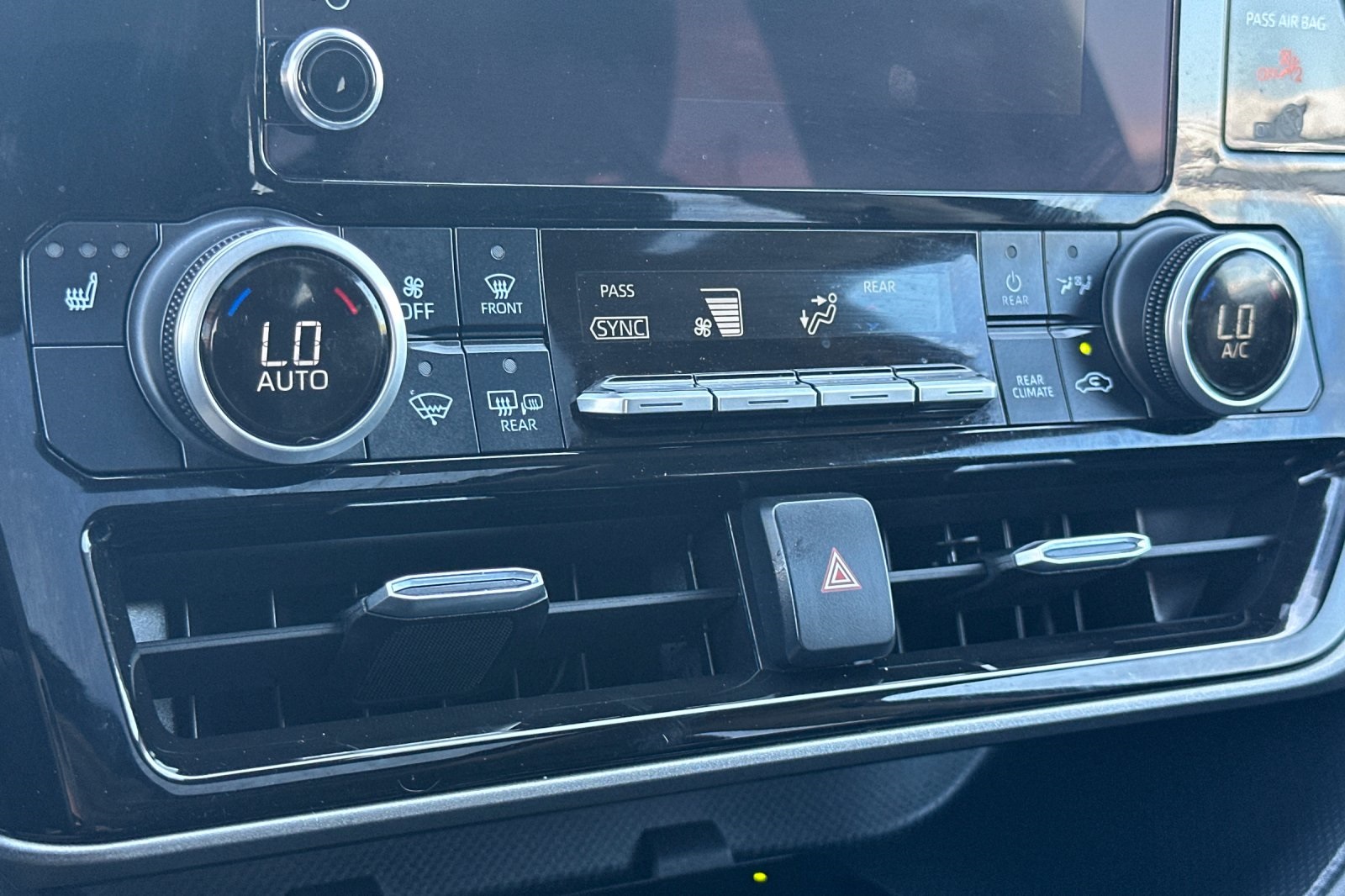 2023 Toyota Highlander XLE photo 16