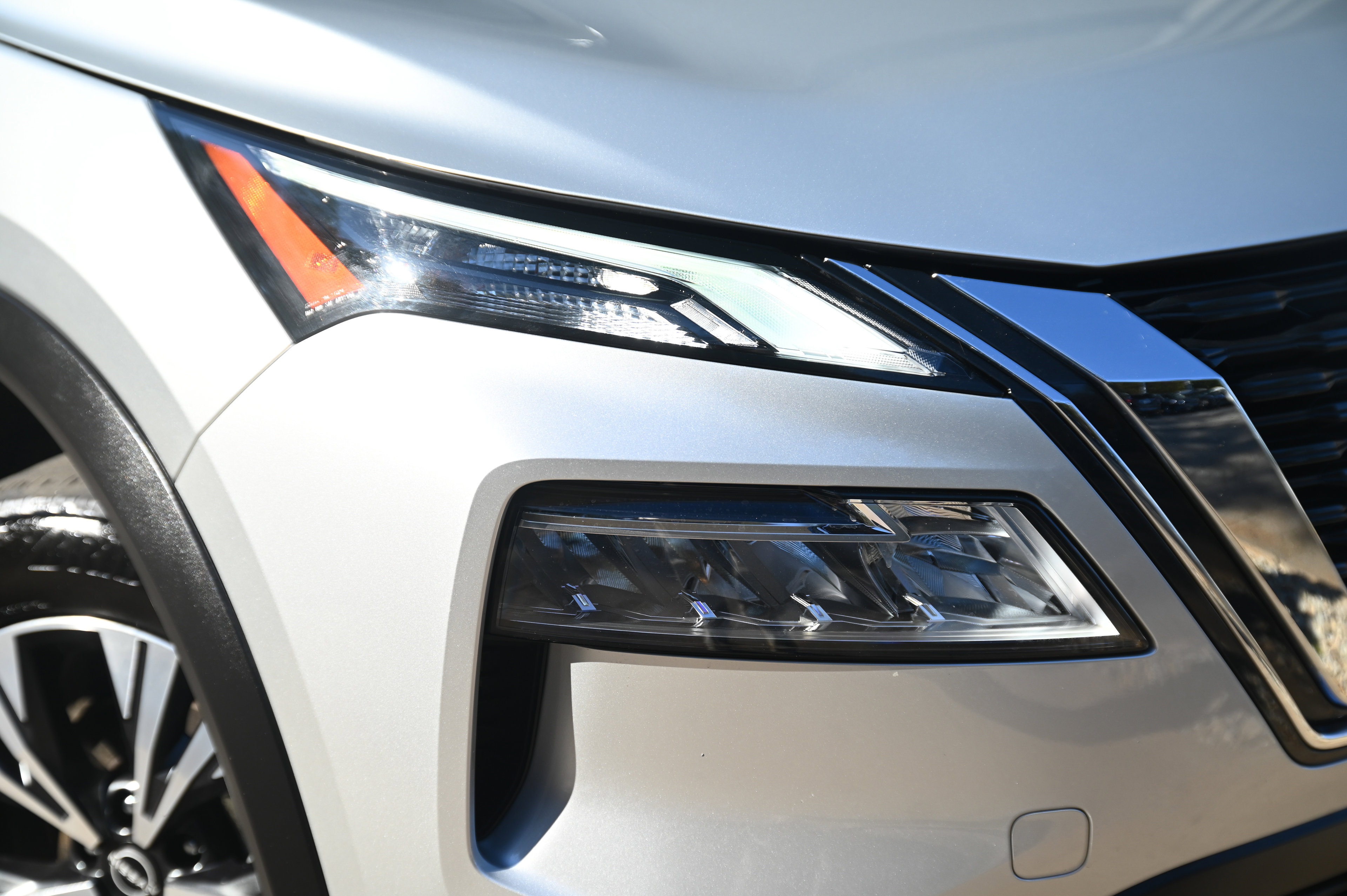 2023 Nissan Rogue SV photo 4