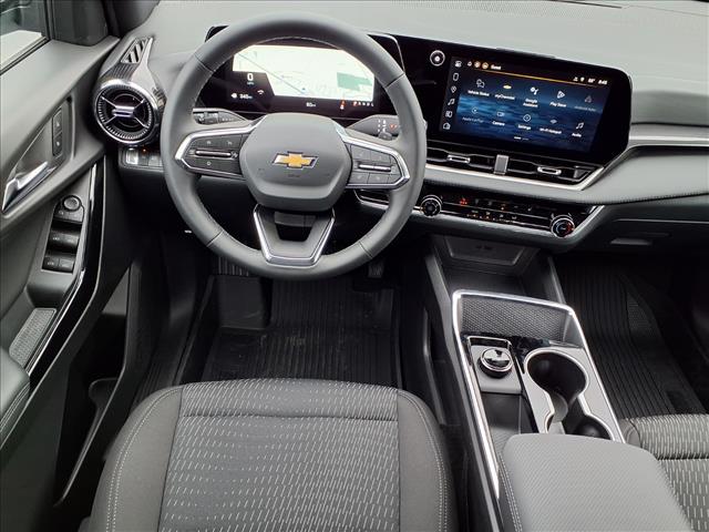 2026 Chevrolet Equinox LT photo 2