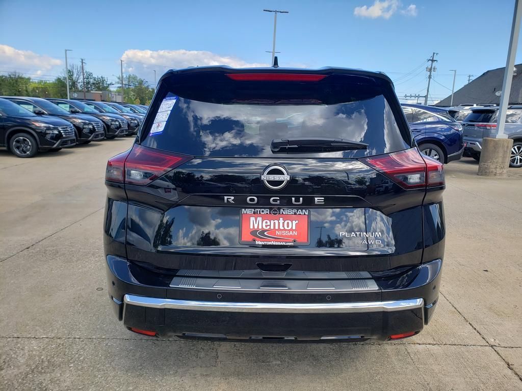 2026 Nissan Rogue Platinum photo 4