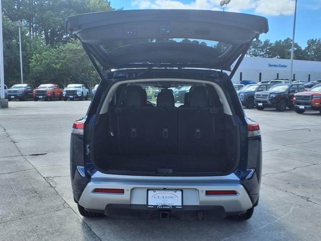 2022 Nissan Pathfinder Platinum photo 8