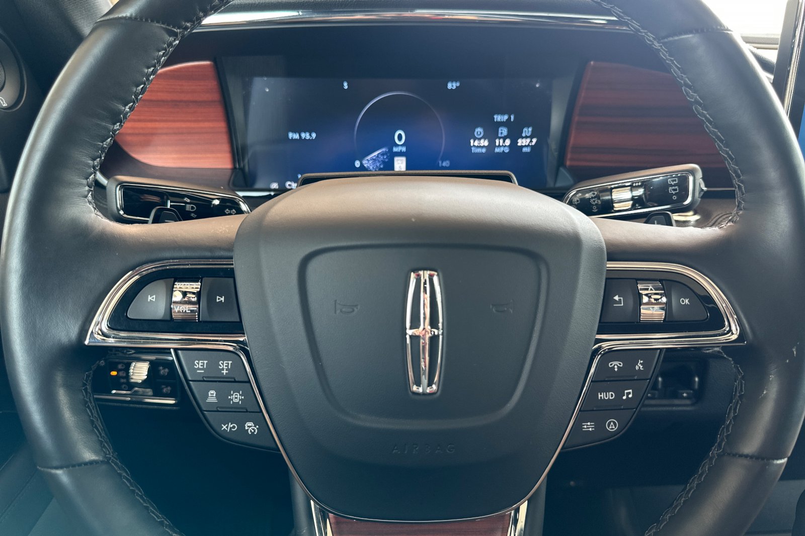 2024 Lincoln Navigator L Reserve photo 23