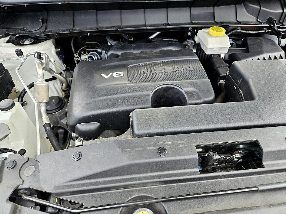 2023 Nissan Pathfinder SL photo 16