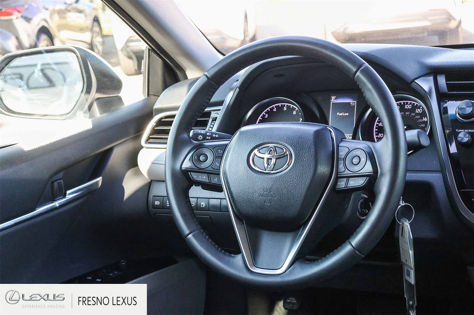 2018 Toyota Camry SE photo 16