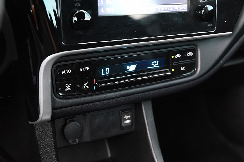 2019 Toyota Corolla L photo 23