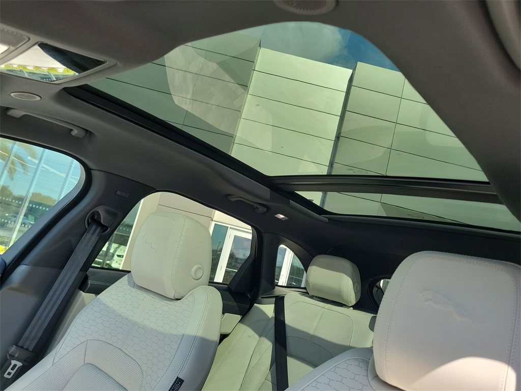 2026 Jaguar F-PACE P400 R-Dynamic S photo 25