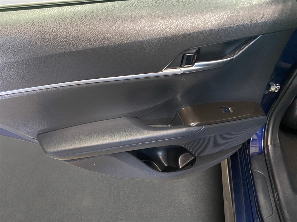 2022 Toyota Camry SE photo 20