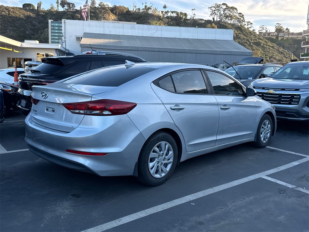 2017 Hyundai Elantra SE photo 4