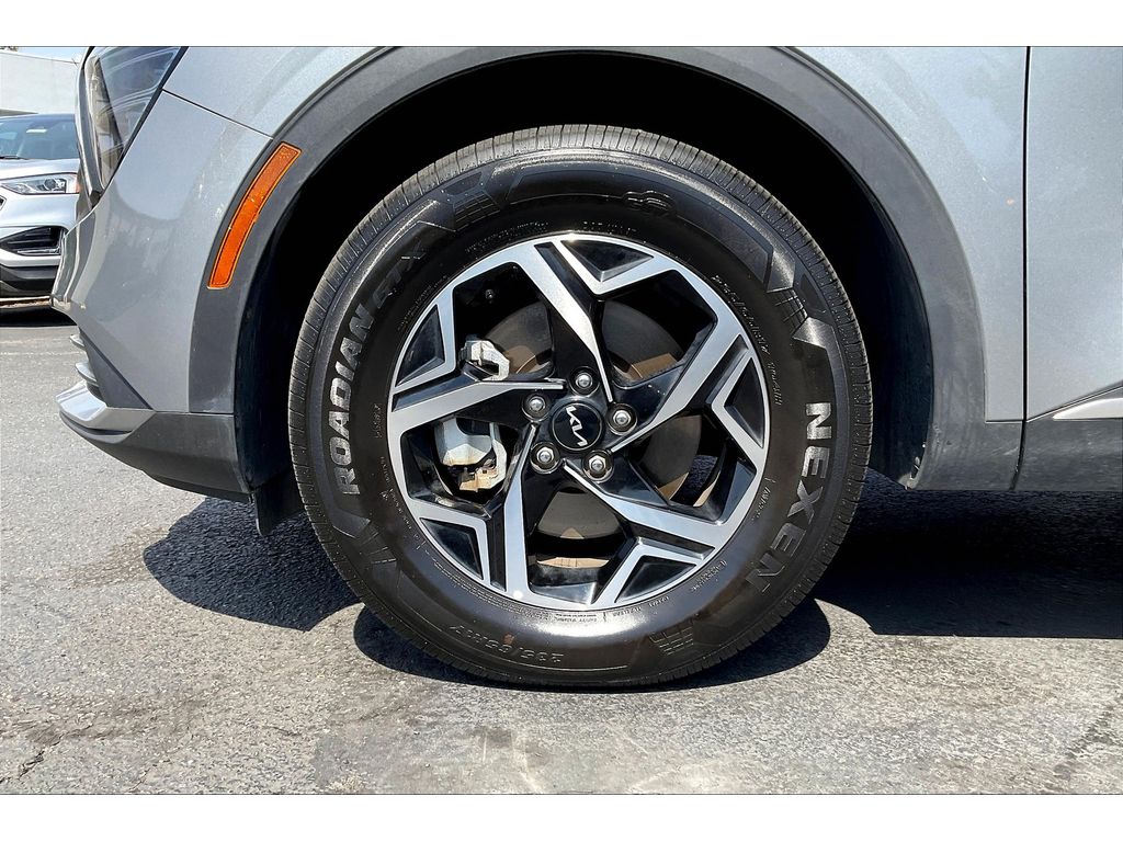 2024 Kia Sportage LX photo 9