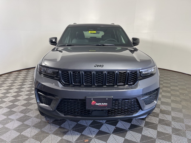 2025 Jeep Grand Cherokee Altitude X photo 2