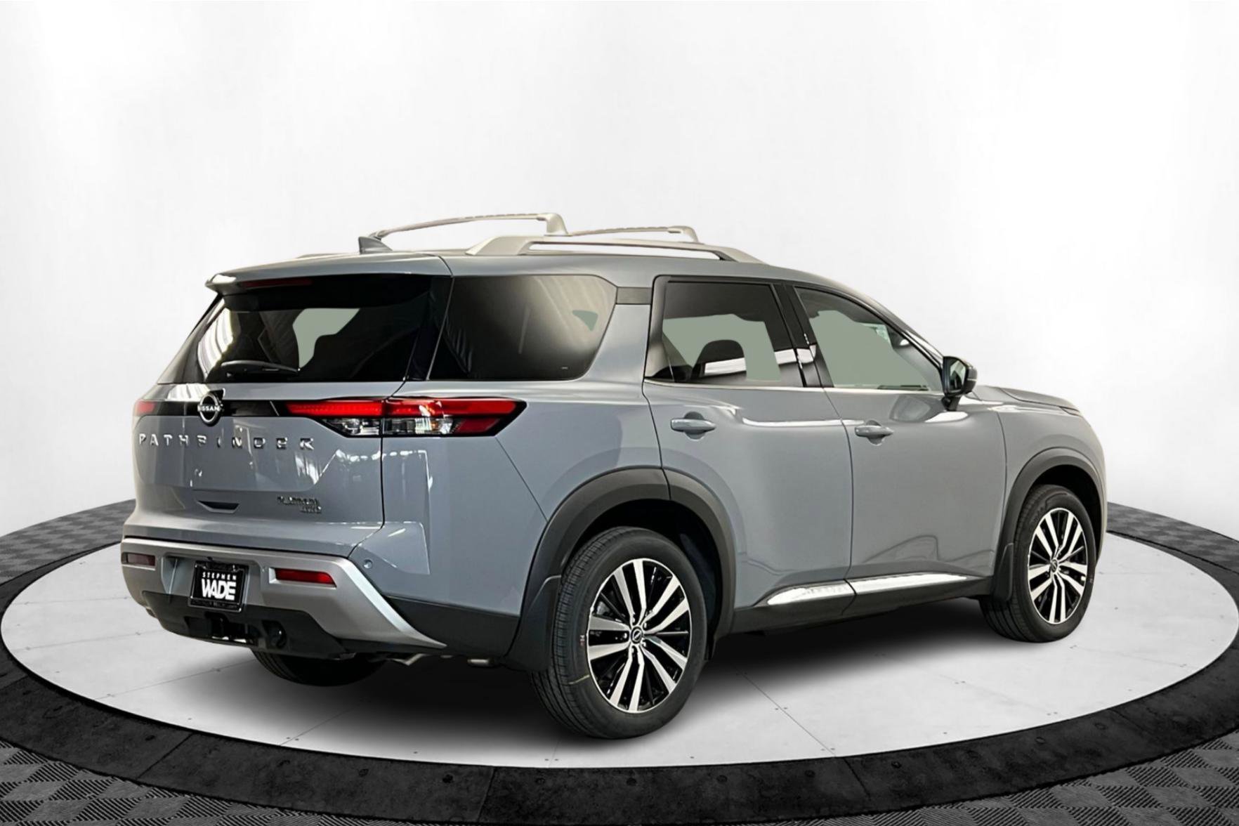 2025 Nissan Pathfinder Platinum photo 5