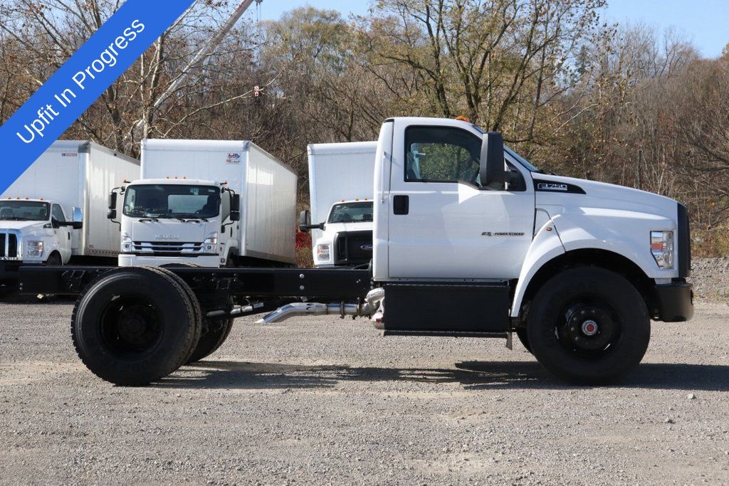 2026 Ford F-750 photo 7