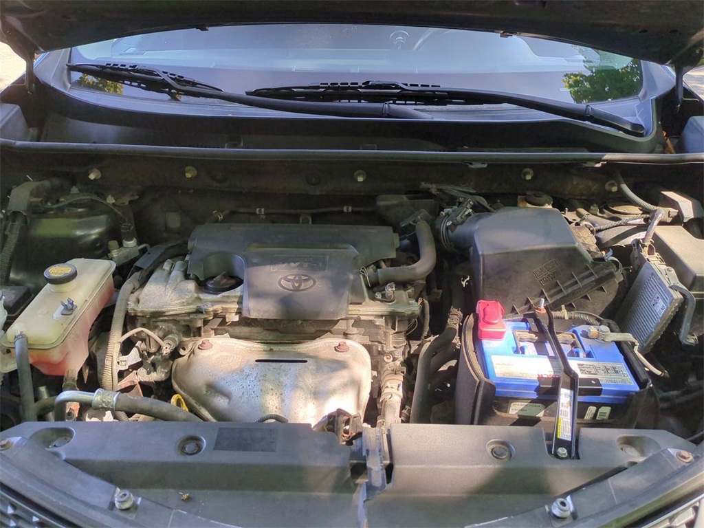 2014 Toyota RAV4 LE photo 28