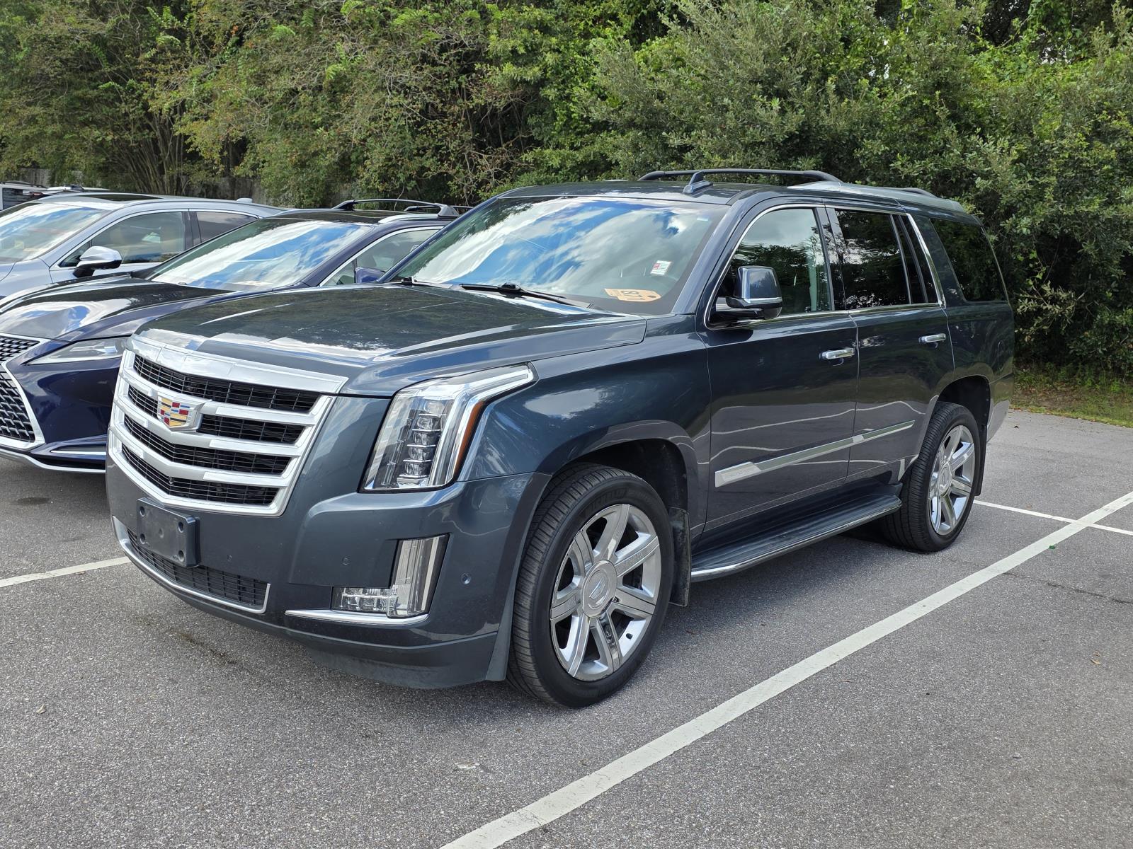 2019 Cadillac Escalade Luxury photo 2