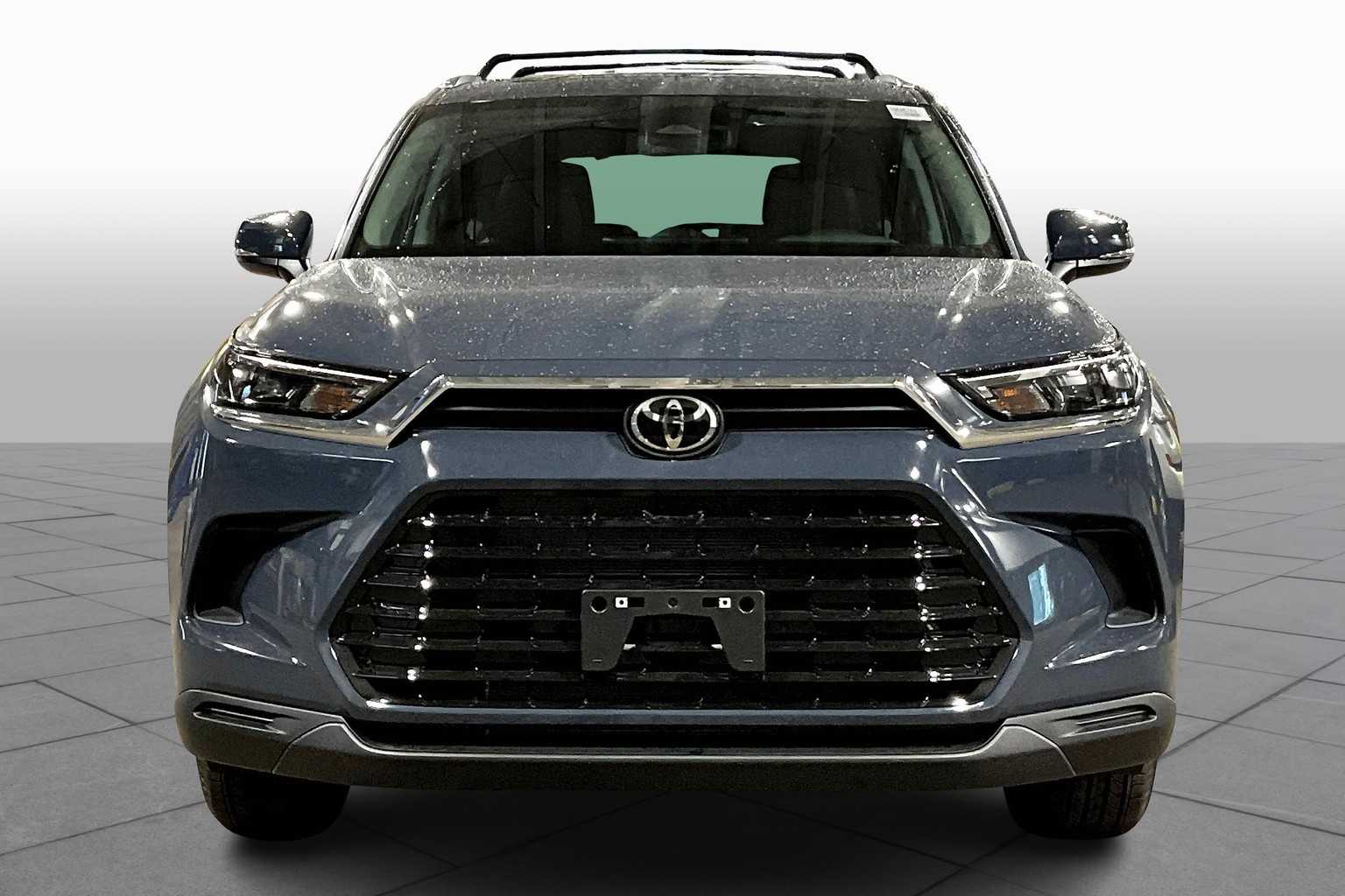 2025 Toyota Grand Highlander XLE photo 3