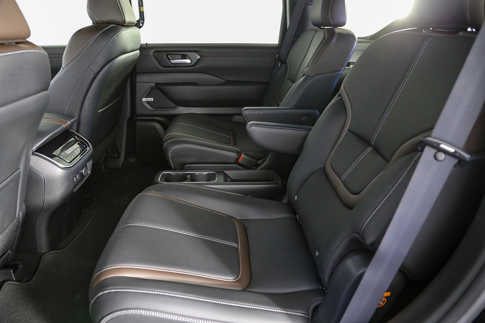 2025 Nissan Armada SL photo 19