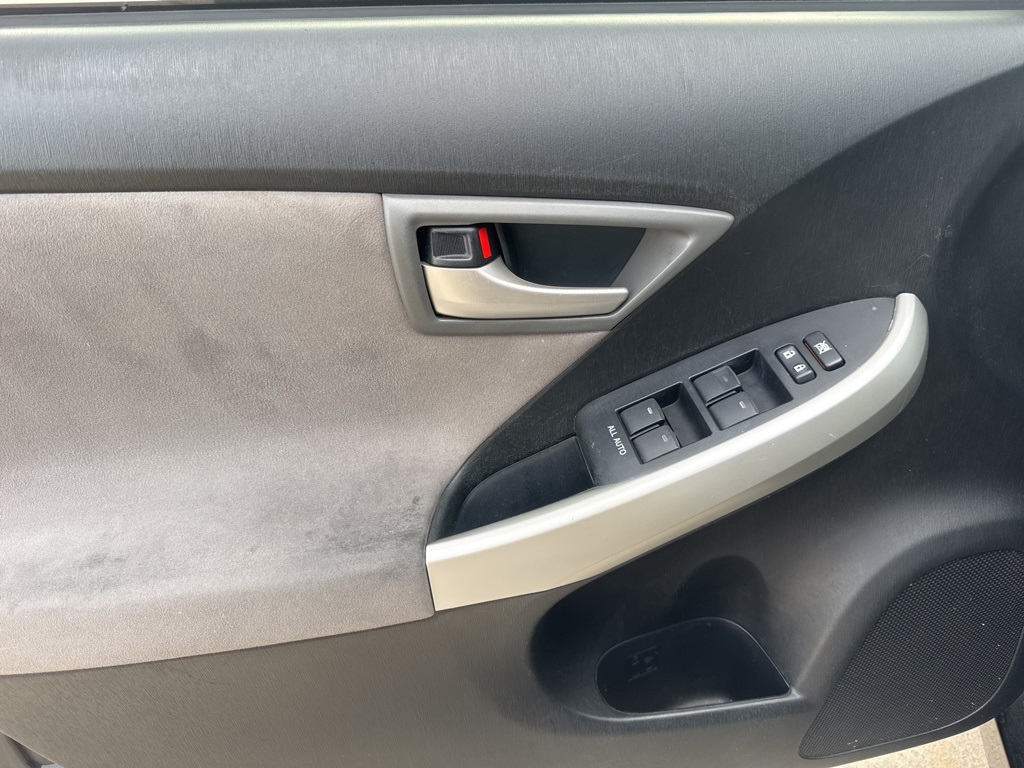 2015 Toyota Prius Four photo 20
