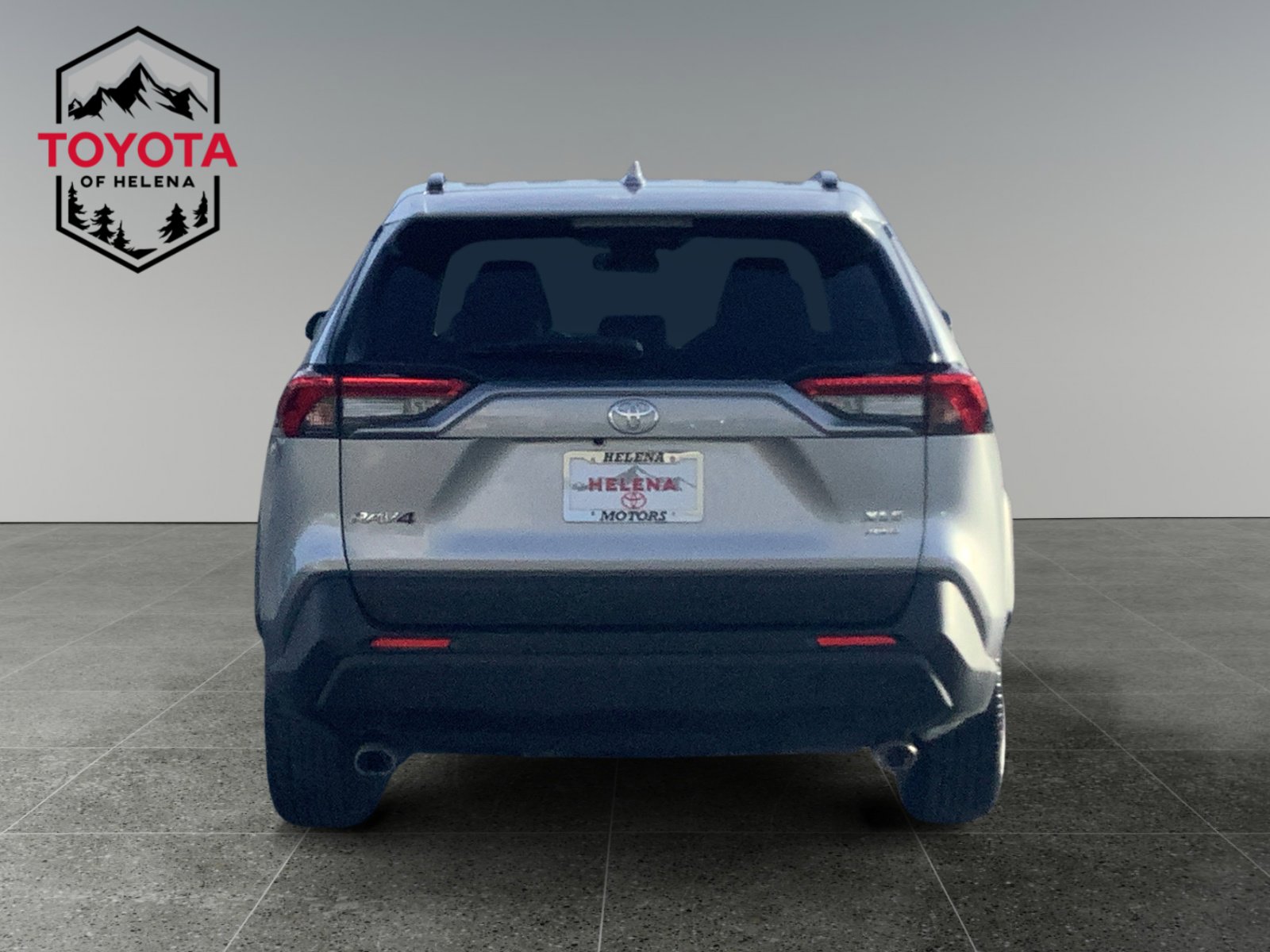 2025 Toyota RAV4 XLE photo 3