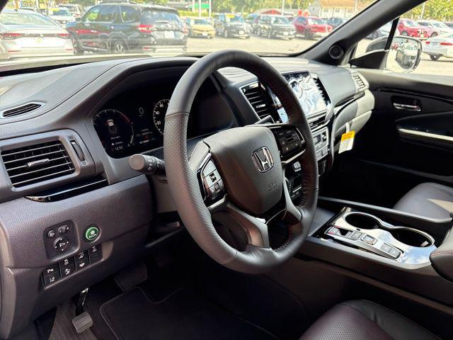 2026 Honda Ridgeline Black Edition photo 3