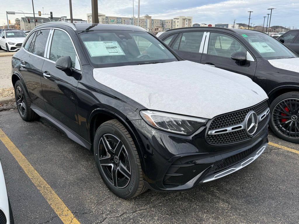 2026 Mercedes-Benz GLC Base's photo