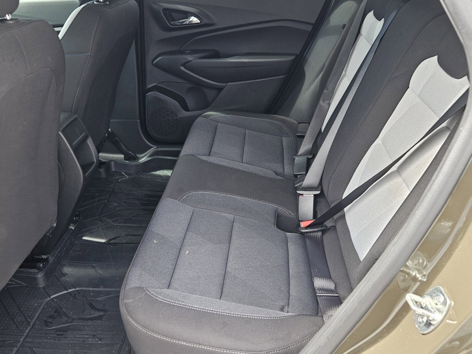 2024 Chevrolet Trax LS photo 4
