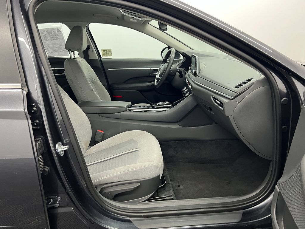 2020 Hyundai Sonata SEL photo 17