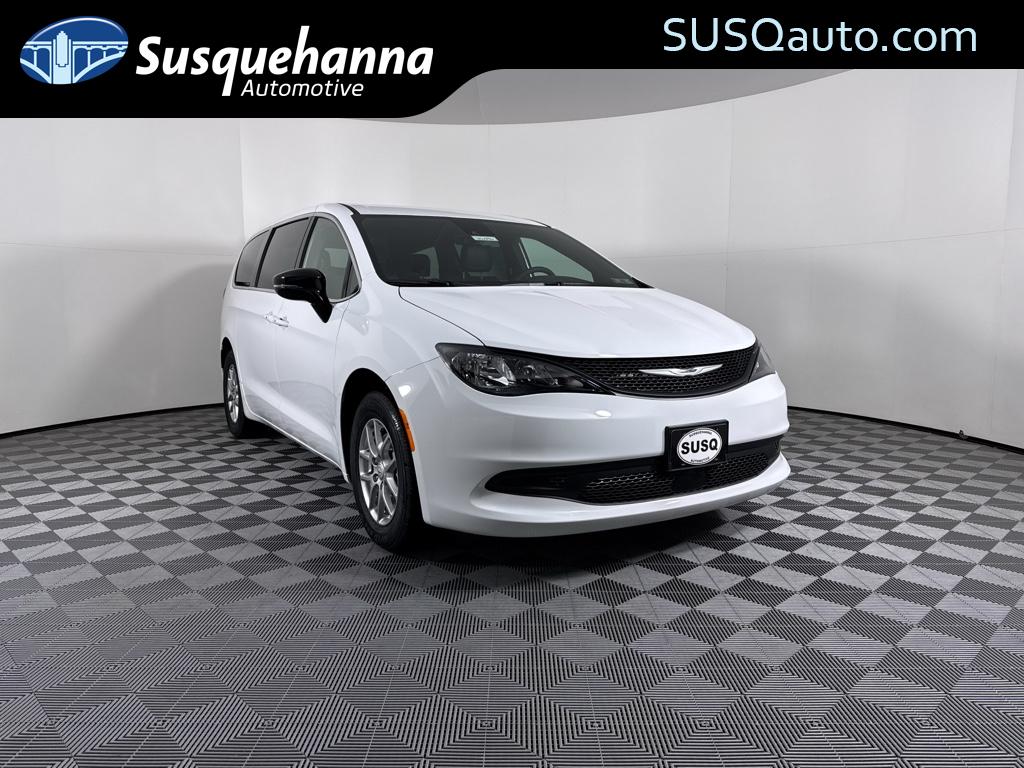 2026 Chrysler Voyager LX's photo