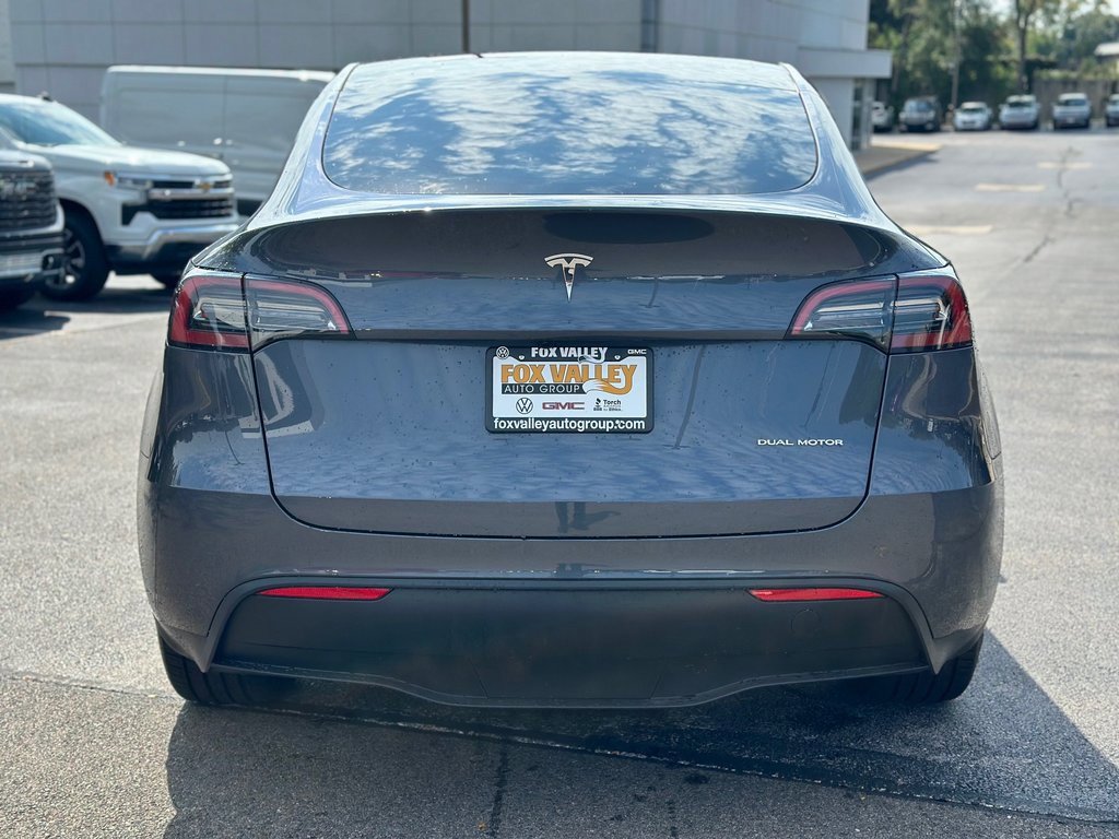 2024 Tesla Model Y Long Range photo 4