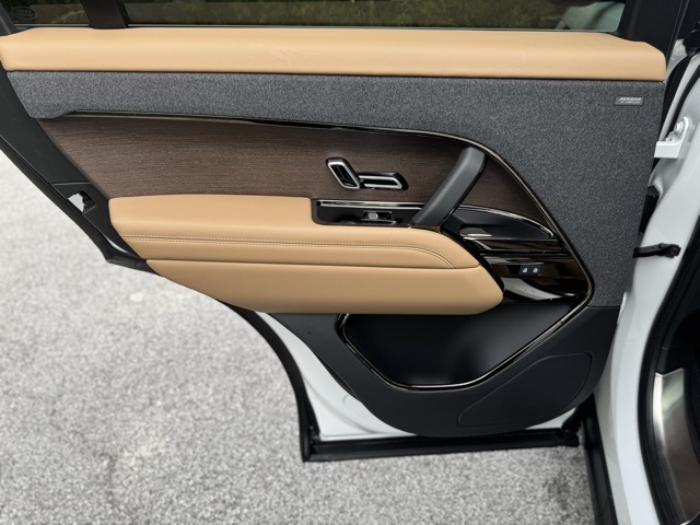 2024 Land Rover Range Rover Sport SE photo 13