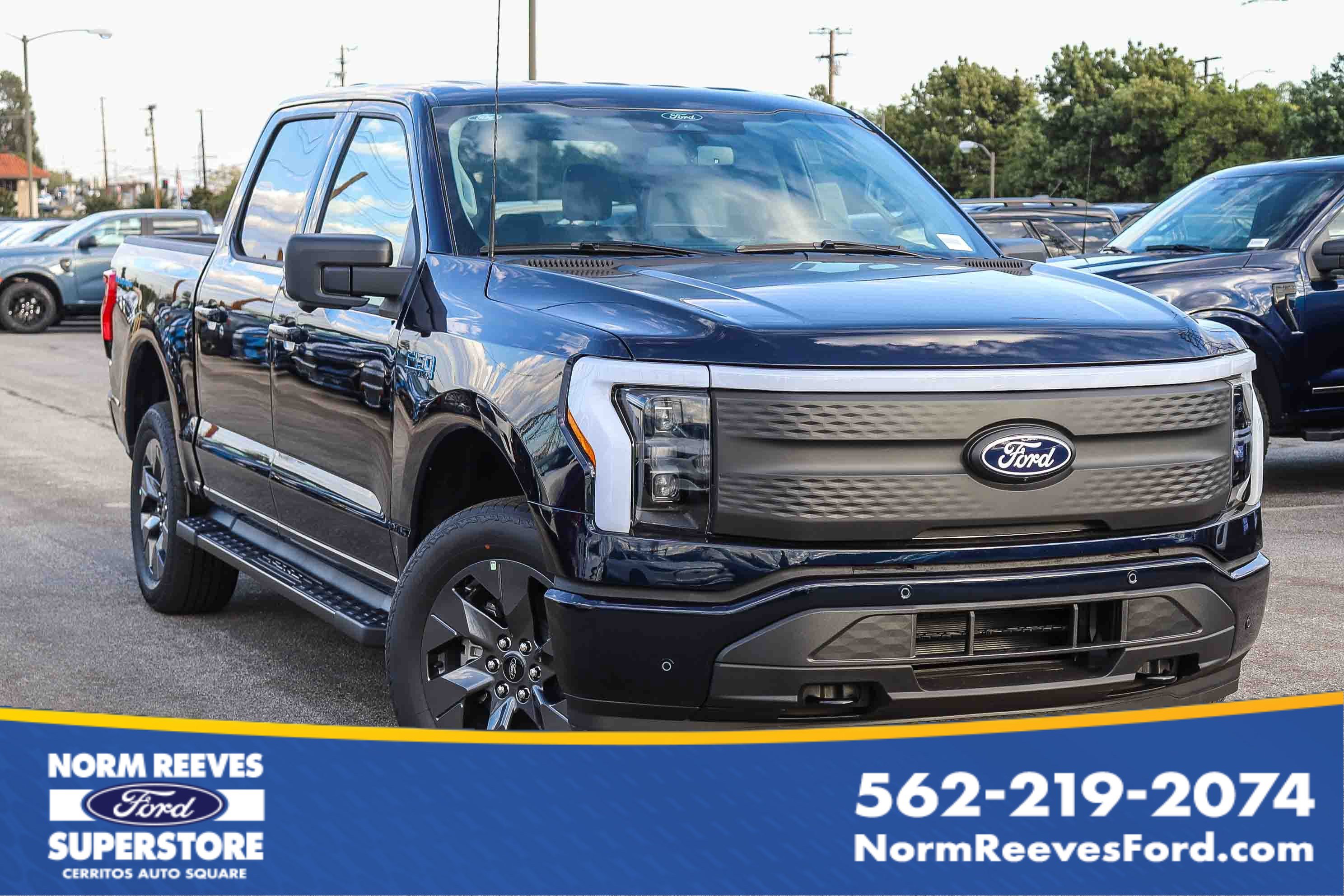 2025 Ford F-150 Lightning Flash's photo