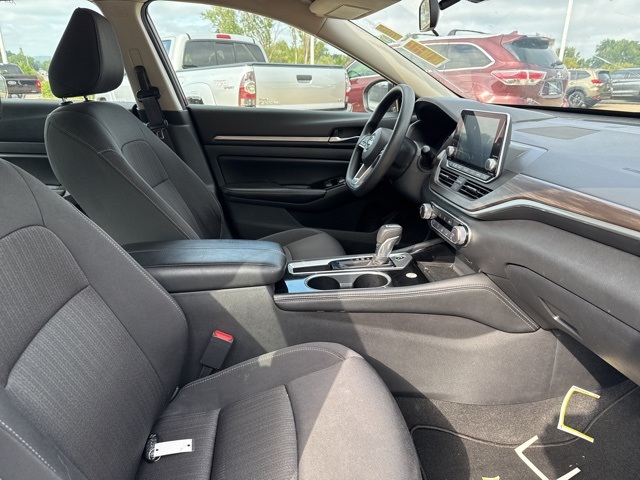 2023 Nissan Altima 2.5 SV photo 14