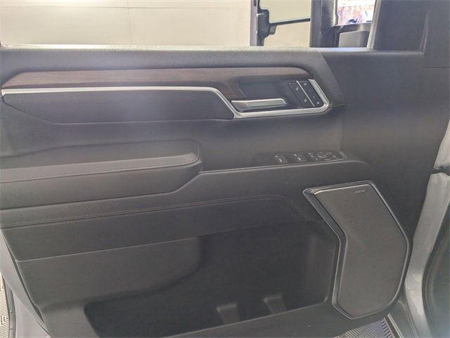 2025 Chevrolet Silverado 2500HD High Country photo 12