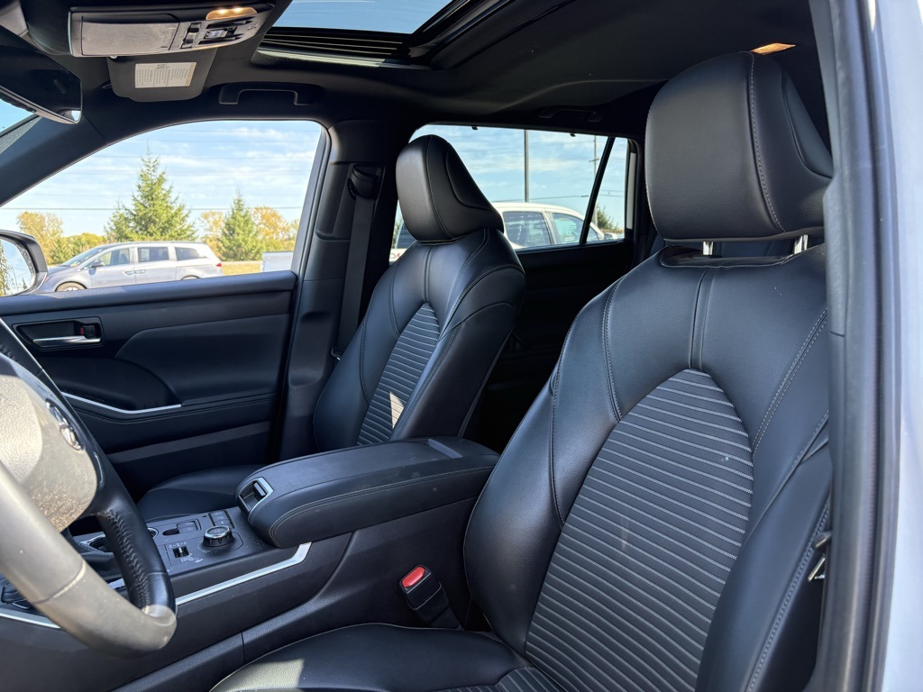 2022 Toyota Highlander XSE photo 4