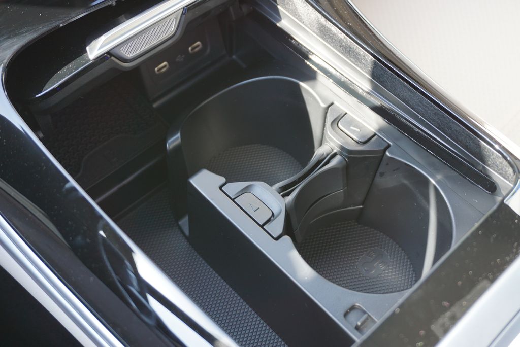 2025 Mercedes Benz C 300 photo 36