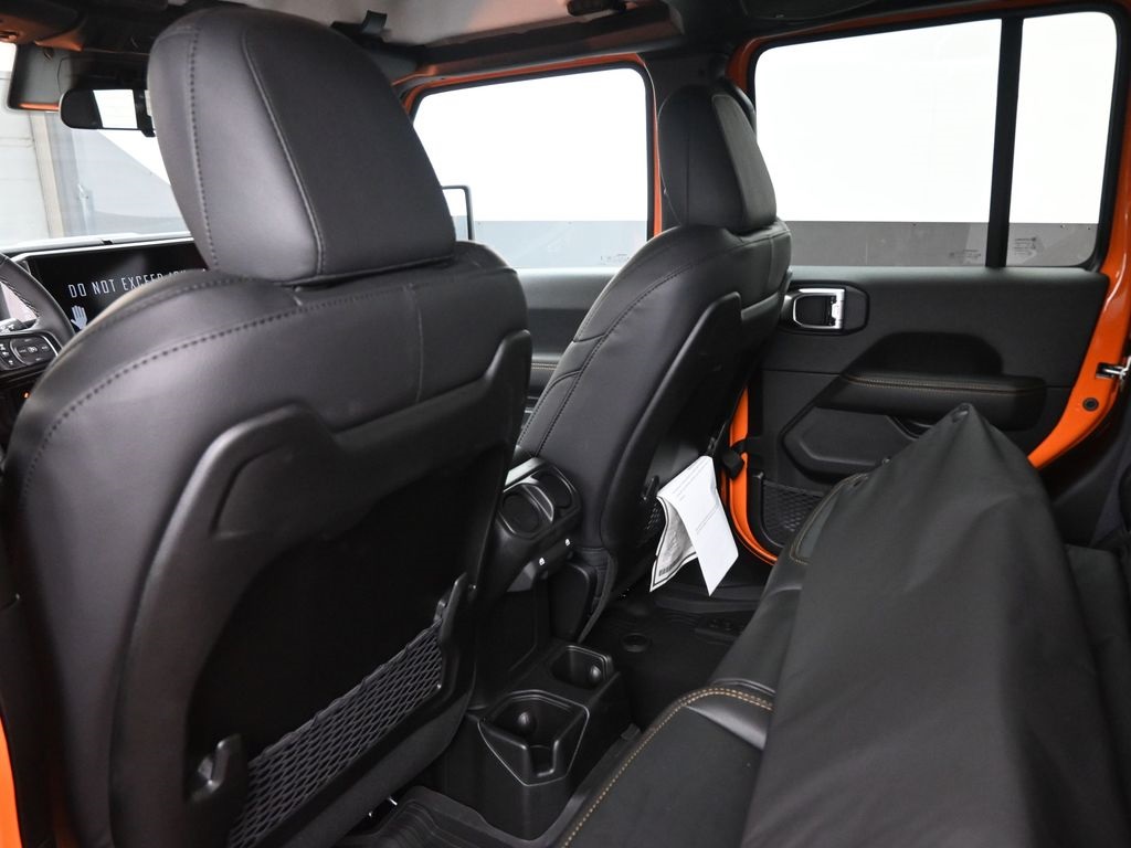 2025 Jeep Gladiator Sport photo 16