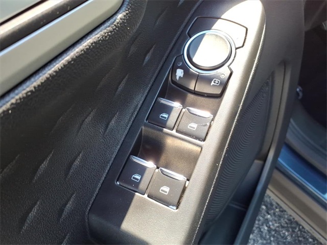 2020 Ford Escape SE photo 19