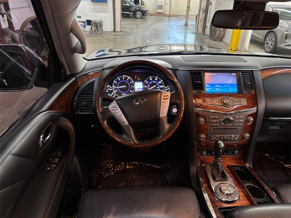 2016 Infiniti QX80 Base photo 17
